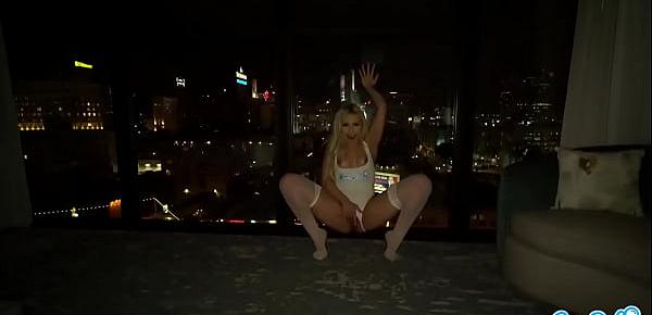  Quarantined Teen Twerks and Masturbates in her high rise